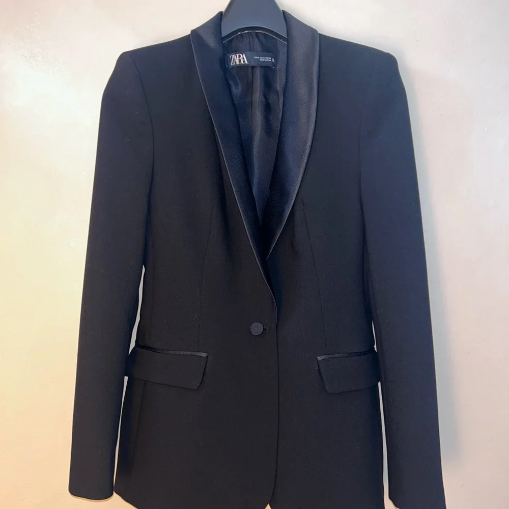 Zara Elegant Black Women's Tuxedo - Picture 4 of 12
